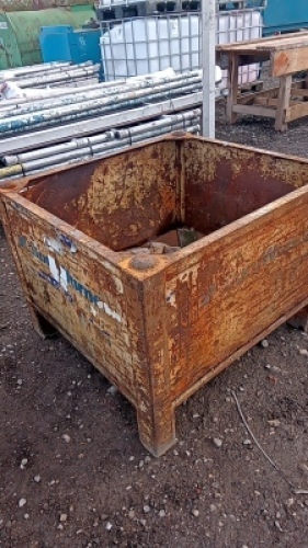 Metal stillage