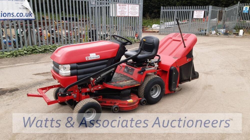 2008 WESTWOOD S1600 petrol ride on mower c w powered grass