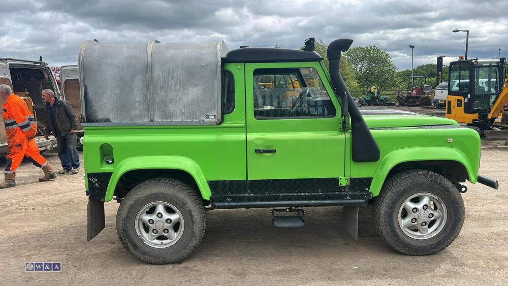 1991 LAND ROVER DEFENDER 90 pick up c/w canopy (H801 FNV)(MoT 21st ...