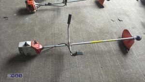 STIHL FS44 petrol strimmer - 3