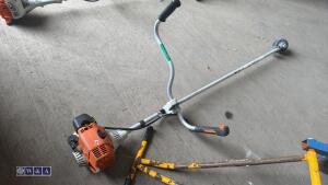 STIHL FS130 petrol strimmer - 5
