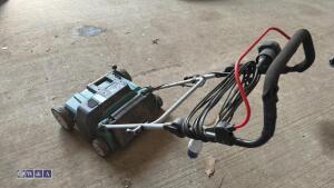 MAKITA 240v scarifier c/w collection box - 5