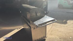 Stainless steel gas BBQ - 4