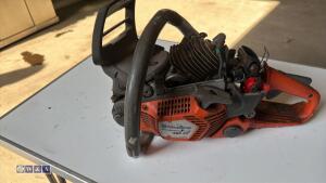 HUSQVARNA 560 petrol chainsaw (no bar)