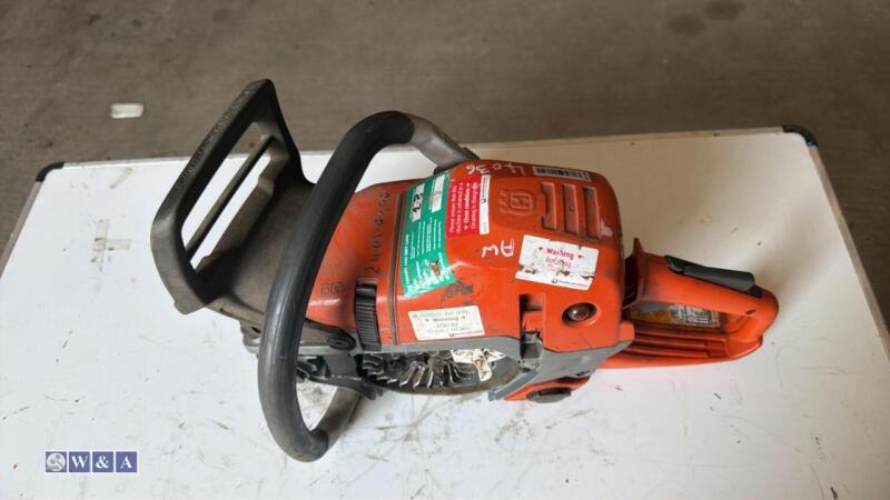HUSQVARNA petrol chainsaw (no bar)