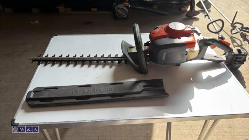 HUSQVARNA 122 petrol hedge cutter