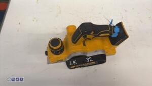 DEWALT DCP580 18v planer (40) - 2