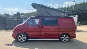 1999 VOLKSWAGEN TRANSPORTER campervan c/w diesel night heater, fridge, gas hob, sink, mains hook up, front passenger seat swivel chair, pop up roof rack & roll bed (T672 TWX)(MoT 31st May 2027)(V5, MoT & folder of history in office) - 2