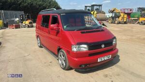 1999 VOLKSWAGEN TRANSPORTER campervan c/w diesel night heater, fridge, gas hob, sink, mains hook up, front passenger seat swivel chair, pop up roof rack & roll bed (T672 TWX)(MoT 31st May 2027)(V5, MoT & folder of history in office) - 31