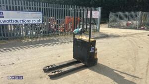 2015 CATERPILLAR NPP20N2 battery pallet truck c/w charger (s/n RTB03A)