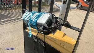 2015 CATERPILLAR NPP20N2 battery pallet truck c/w charger (s/n RTB03A) - 12