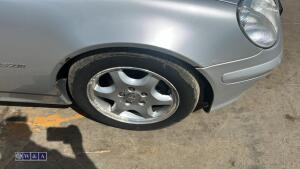 2001 MERCEDES-BENZ SLK200 KOMPRESSOR 6-speed manual petrol convertible car, full leather (Y869 RDB)(V5 in office) - 9