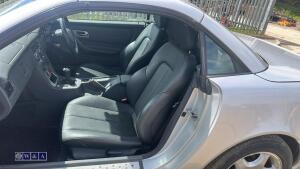 2001 MERCEDES-BENZ SLK200 KOMPRESSOR 6-speed manual petrol convertible car, full leather (Y869 RDB)(V5 in office) - 15