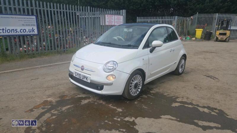2010 FIAT 500 LOUNGE 5-speed manual petrol 3-door hatchback car (GY10 UPK)(V5 in office)