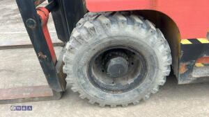 BOSS 13t forklift with duplex mast - 14