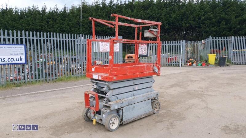 2012 SKYJACK SJ111 3219 battery driven scissor lift (s/n 32640789)