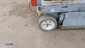 2012 SKYJACK SJ111 3219 battery driven scissor lift (s/n 32640789) - 9