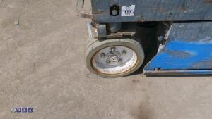 2012 SKYJACK SJ111 3219 battery driven scissor lift (s/n 22038268) - 9