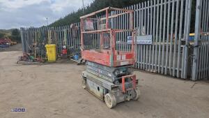 2013 SKYJACK SJ111 3219 battery driven scissor lift (s/n 22047427) - 3
