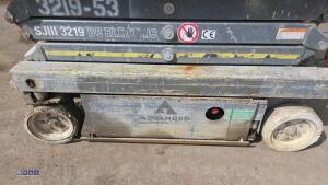 2013 SKYJACK SJ111 3219 battery driven scissor lift (s/n 22047427) - 17