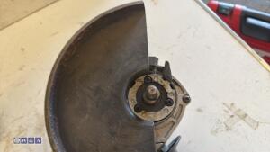 DEWALT 110v 9'' angle grinder - 3