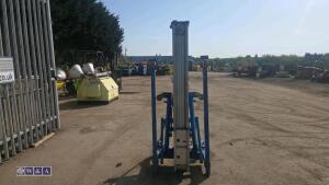 GENIE SLA25 material hoist & forks (3243371) - 8