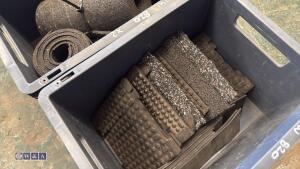 2 x boxes of rubber padding - 4