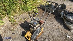 Petrol compaction plate