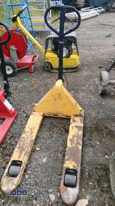 2500kg manual pallet truck