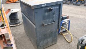 Van vault (large)(3155060) - 3