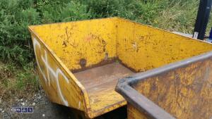 Forklift tipping skip