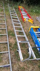 Aluminium roof ladder