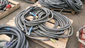 Quantity of electrical extension cables - 2