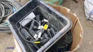 Quantity of electrical extension cables - 3