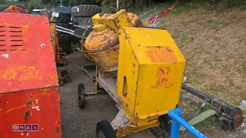 BARROMIX COMODORE concrete mixer c/w Yanmar electric start engine (s/n 818324)