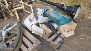 Pallet of truck parts - 2