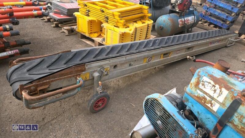 SHIFTA 110v materials conveyor