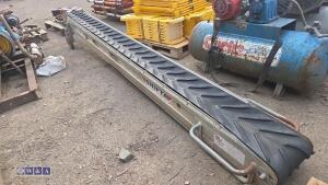 SHIFTA 110v materials conveyor