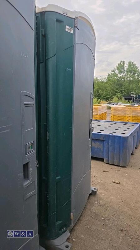 Portable toilet