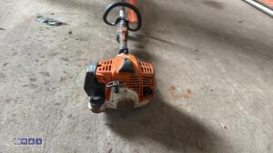 STIHL HL94 petrol long reach hedge trimmer (99240288) - 2