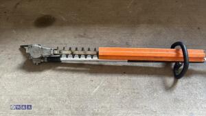 STIHL petrol long reach hedge trimmer - 2