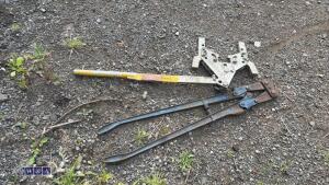 RECORD NO. 942 bolt cutters & ROBEL rail lifting tool