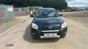 2007 TOYOTA RAV4 XTR D-4D turbo 6-speed manual diesel 4x4 (FX07 VST)(V5C new keeper slip in office) - 8
