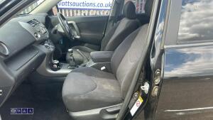 2007 TOYOTA RAV4 XTR D-4D turbo 6-speed manual diesel 4x4 (FX07 VST)(V5C new keeper slip in office) - 15