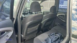 2007 TOYOTA RAV4 XTR D-4D turbo 6-speed manual diesel 4x4 (FX07 VST)(V5C new keeper slip in office) - 17