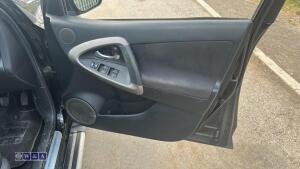 2007 TOYOTA RAV4 XTR D-4D turbo 6-speed manual diesel 4x4 (FX07 VST)(V5C new keeper slip in office) - 21