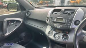 2007 TOYOTA RAV4 XTR D-4D turbo 6-speed manual diesel 4x4 (FX07 VST)(V5C new keeper slip in office) - 30