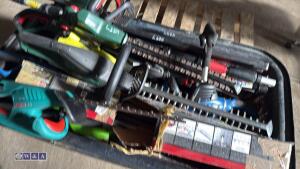Box of hedge trimmers - 7