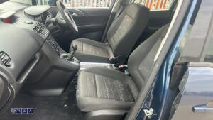2011 VAUXHALL MERIVA EXCLUSIV CDTI 6-speed manual diesel car (BF61 UHC)(V5 in office) - 13