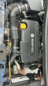2011 VAUXHALL MERIVA EXCLUSIV CDTI 6-speed manual diesel car (BF61 UHC)(V5 in office) - 28